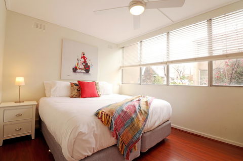 Colour Pop Fitzroy - 3 Bedroom Pet Friendly - Tourism Hervey Bay 11
