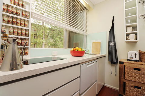 Colour Pop Fitzroy - 3 Bedroom Pet Friendly - Tourism Hervey Bay 5