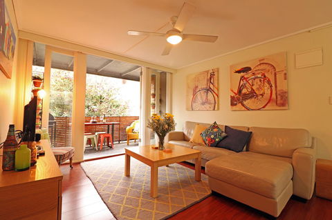 Colour Pop Fitzroy - 3 Bedroom Pet Friendly - Tourism Hervey Bay 2
