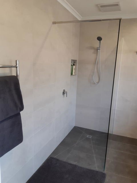 Elevated Holiday House Overlooks Tranquil Wetlands - Tourism Hervey Bay 4