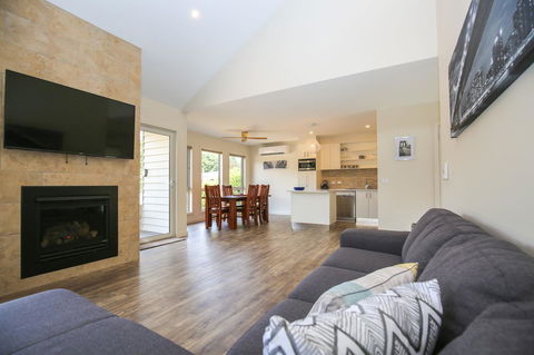 Amber Mist Villa Two - Tourism Hervey Bay 20