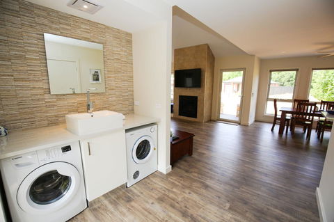 Amber Mist Villa Two - Tourism Hervey Bay 12