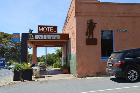 The Albion Motel Castlemaine - Hervey Bay Accommodation 6