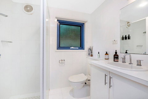 Edge17 Port Fairy Wharf - Tourism Hervey Bay 11