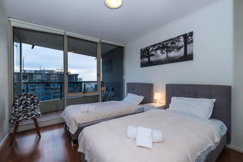 St Kilda Road Park View 3 Bedroom Luxury Apartment - Hervey Bay Accommodation 5