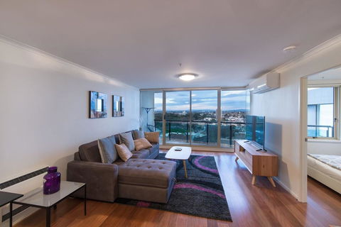 St Kilda Road Park View 3 Bedroom Luxury Apartment - Hervey Bay Accommodation 0