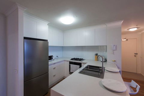 St Kilda Road Park View 3 Bedroom Luxury Apartment - Hervey Bay Accommodation 2