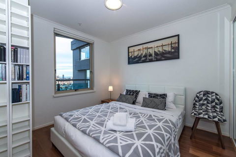 St Kilda Road Park View 3 Bedroom Luxury Apartment - Hervey Bay Accommodation 6
