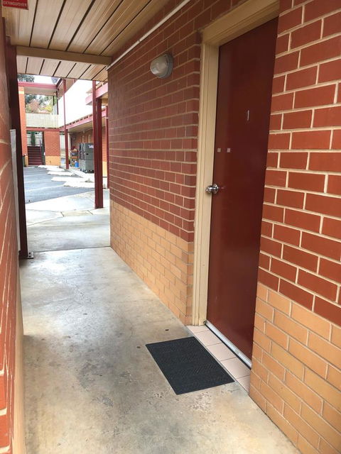 National Hotel Complex Bendigo - Hervey Bay Accommodation 2