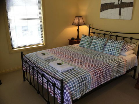 At The Beach Apartments - Tourism Hervey Bay 2