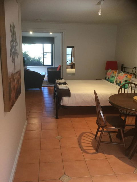 At The Beach Apartments - Tourism Hervey Bay 15