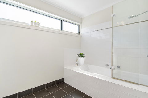 Bask At The Glade - Rejuvenate Stays - Hervey Bay Accommodation 5