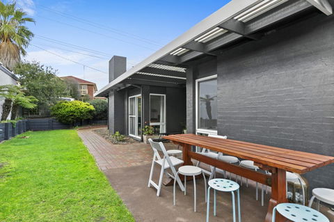 Mysa Anglesea Sleeps 7 WiFi SmartTV Cafes Shops - Tourism Hervey Bay 13