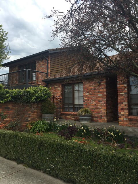 Bricks And Roses - Tourism Hervey Bay 0