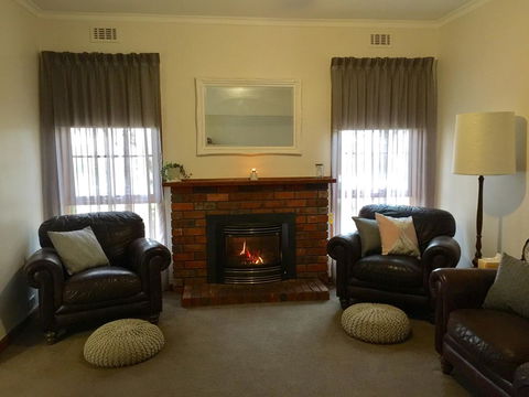 Bricks And Roses - Tourism Hervey Bay 6