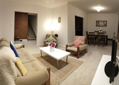 The Gallery Hours - Hervey Bay Accommodation 10