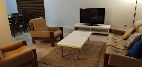 The Gallery Hours - Hervey Bay Accommodation 9