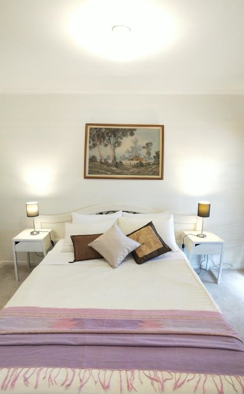 The Gallery Hours - Hervey Bay Accommodation 1