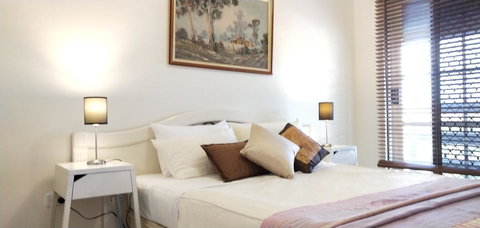 The Gallery Hours - Hervey Bay Accommodation 2