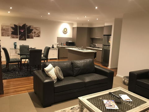 Black Lotus Townhouse - Hervey Bay Accommodation 3