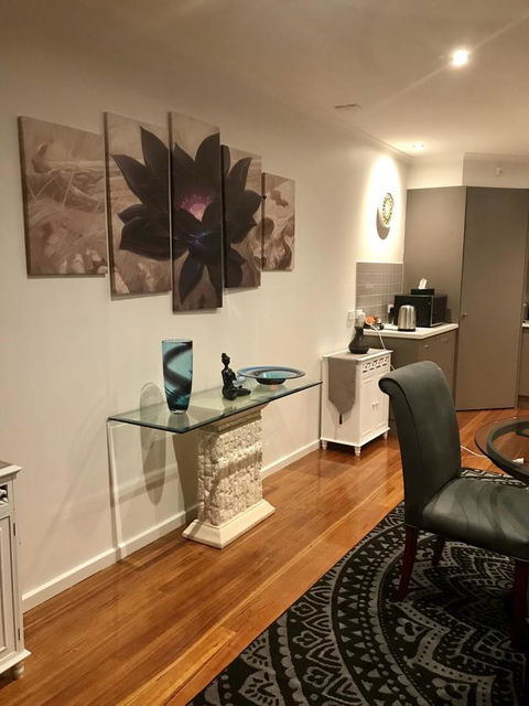 Black Lotus Townhouse - Hervey Bay Accommodation 6