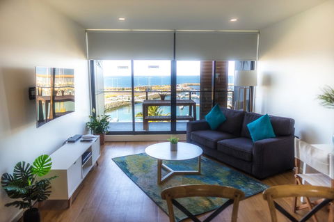 Waterfront Apt 234 Marinaquays - Hervey Bay Accommodation 2