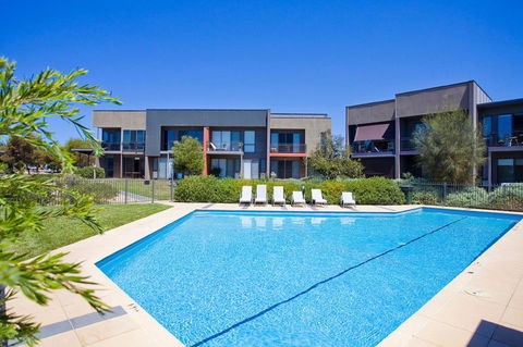 1 Sunset Place - Hervey Bay Accommodation 1