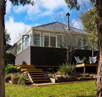 Lake Como Villa - Hervey Bay Accommodation