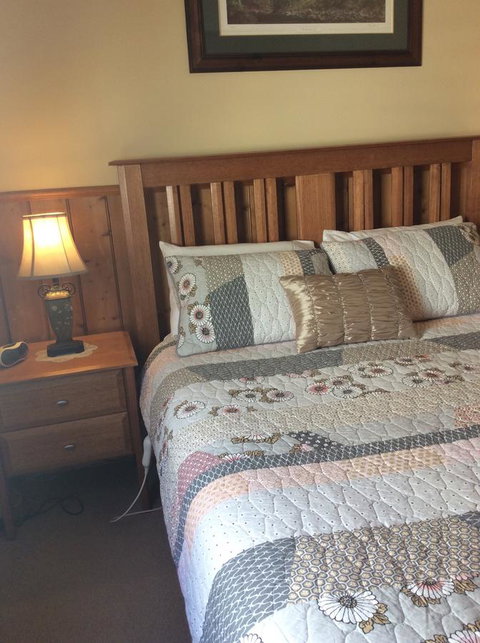 Airleigh-Rose Cottage - Tourism Hervey Bay 9