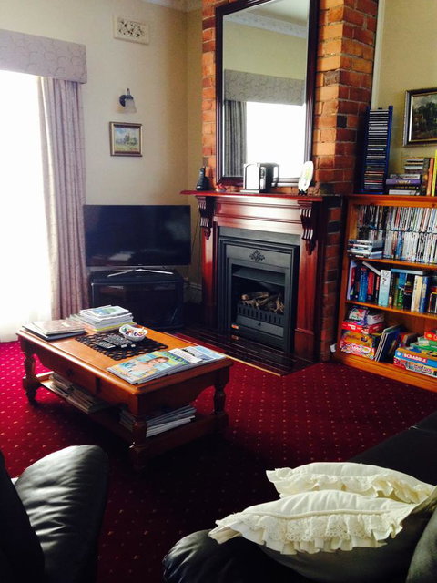Airleigh-Rose Cottage - Tourism Hervey Bay 38