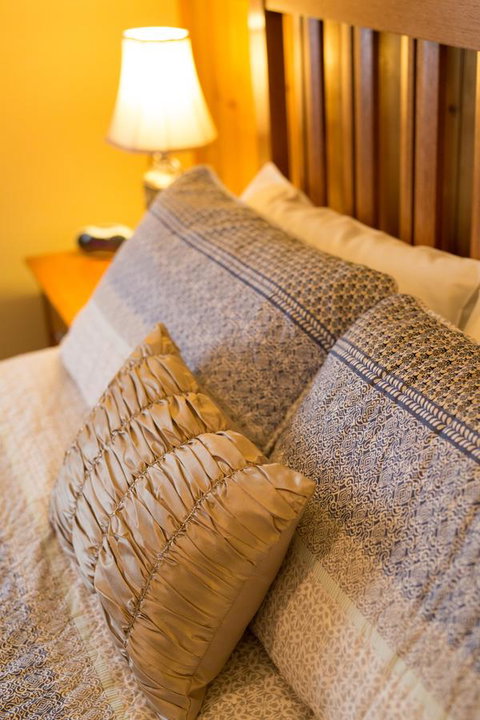 Airleigh-Rose Cottage - Tourism Hervey Bay 10