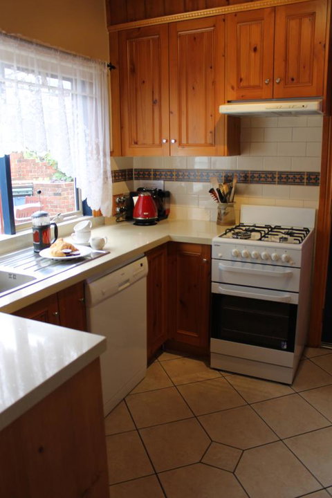 Airleigh-Rose Cottage - Tourism Hervey Bay 44