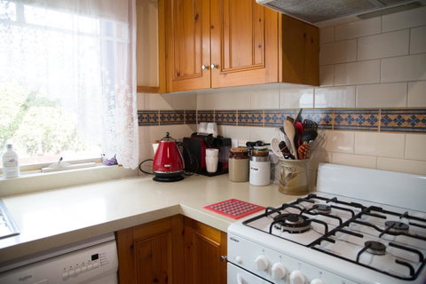 Airleigh-Rose Cottage - Tourism Hervey Bay 18