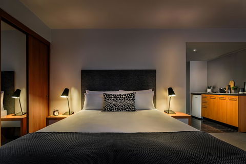 Punthill Apartment Hotel - Little Bourke - Tourism Hervey Bay 4