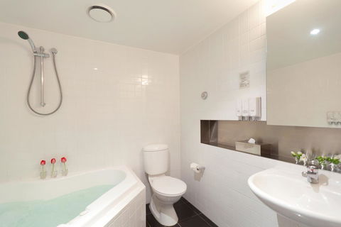 Punthill Apartment Hotel - Little Bourke - Tourism Hervey Bay 11