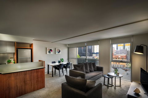 Punthill Apartment Hotel - Little Bourke - Tourism Hervey Bay 1