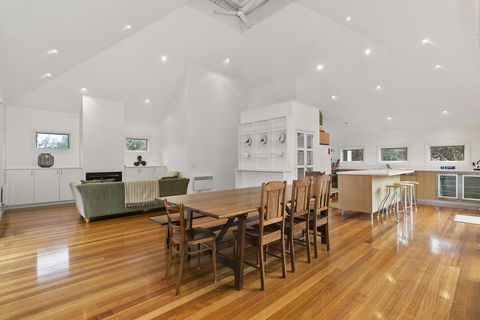 Perfect Blairgowrie Beach House - Tourism Hervey Bay 7