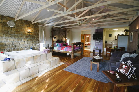 Ditto Daddy's - Hervey Bay Accommodation 7
