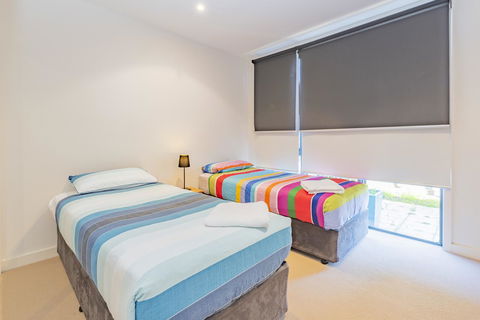 Stylish 3 Bedroom Townhouse - Free Parking - Hervey Bay Accommodation 8