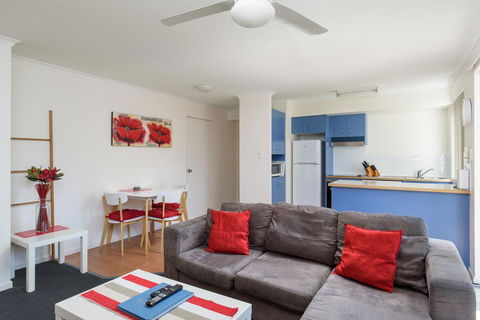 Rainbow Getaway Holiday Apartments - Hervey Bay Accommodation 6