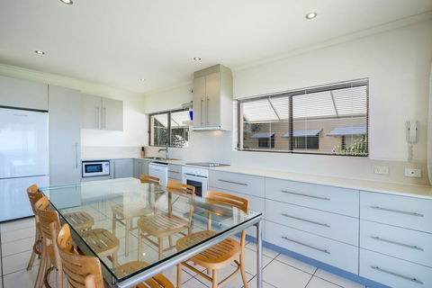 Sunseeker Holiday Apartments - Tourism Hervey Bay 26
