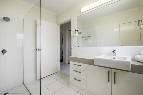 Sunseeker Holiday Apartments - Tourism Hervey Bay 35