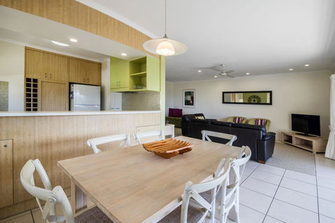 Sunseeker Holiday Apartments - Tourism Hervey Bay 2