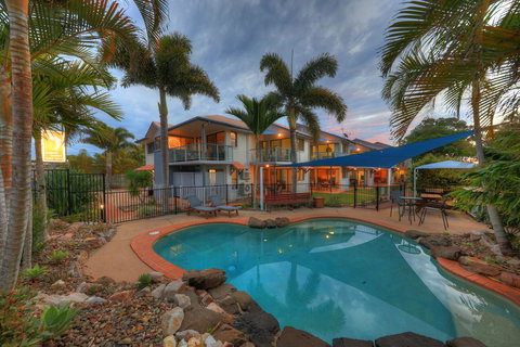 Dolphin Waters - Hervey Bay Accommodation 2