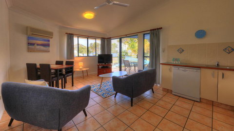 Dolphin Waters - Hervey Bay Accommodation 1