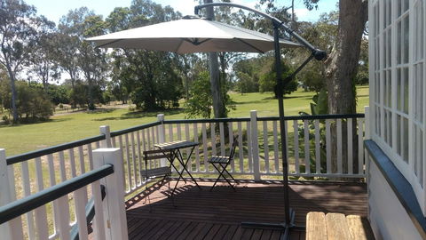 Lake Weyba Noosa Lodge & Kangaroos - Tourism Hervey Bay 2
