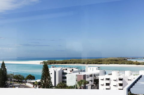 Ocean Views Resort Caloundra - Hervey Bay Accommodation 8