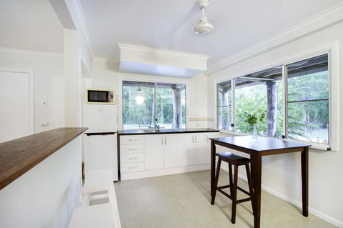 Airlie Beach Eco Cabins - Adults Only - Hervey Bay Accommodation 37