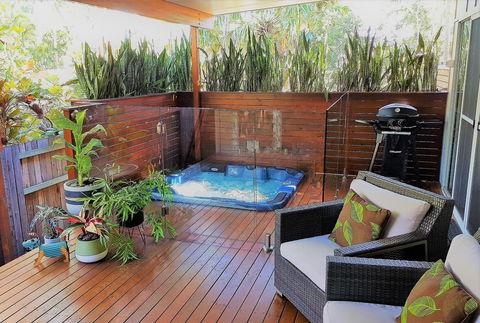 Pandanus Spa Cottage - Hervey Bay Accommodation 0