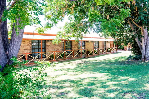 Clermont Country Motor Inn - Hervey Bay Accommodation 4